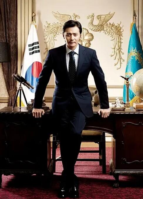全国政协委员、故宫博物院副院长任万平认为,文化的转译以前是通过学术著作,普通百姓就不太好理解。