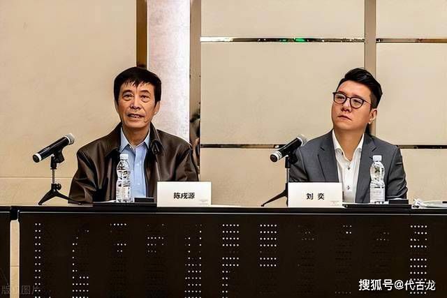 不仅和好兄弟吴亦凡时隔6年再次合作,发布了全新单曲《咖啡》一举登上热搜。
